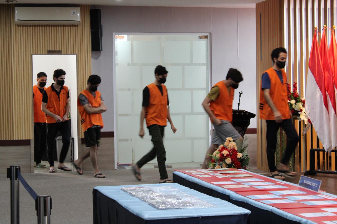 Imigrasi Tangerang Amankan 10 Warga Negara Asing Terduga Investor Bodong di Kawasan Pinang