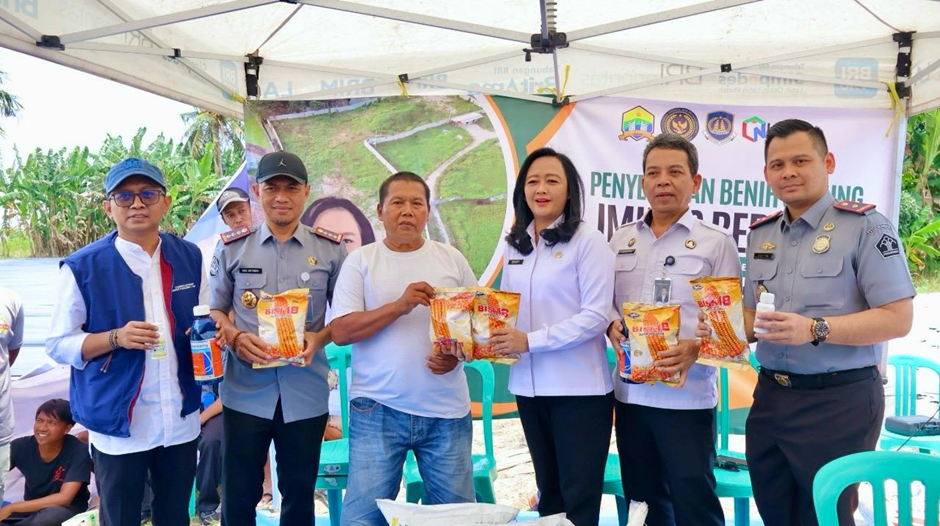 PENYERAHAN_BENIH_JAGUNG_4.jpeg